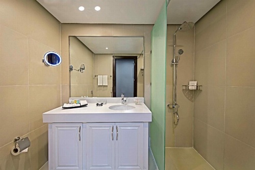 The Curve Hotel image 9